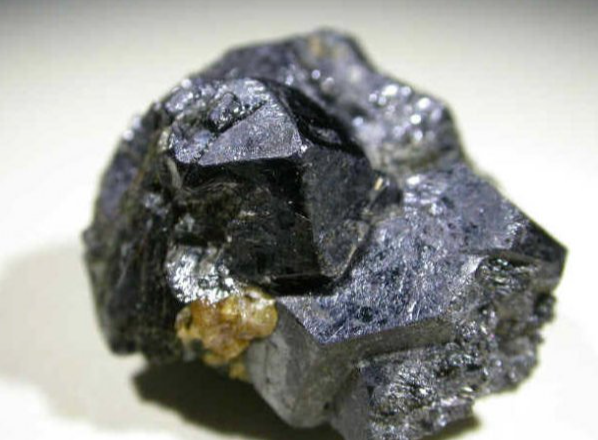 中国光伏行业协会钙钛矿专委会明年启动筹备