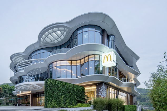 麦当劳中国首家光储一体“零碳餐厅”落地广州